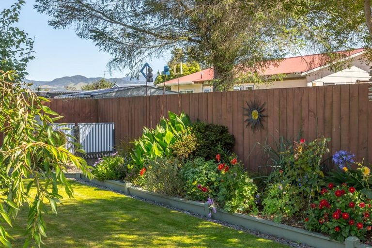 Photo of property in 20 Philip Street, Carterton, 5713