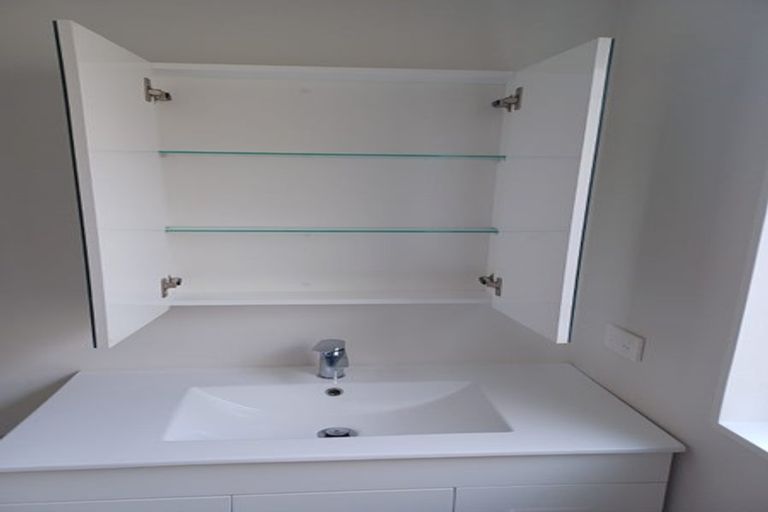 Photo of property in 3a Lesa Annis Place, Henderson, Auckland, 0612