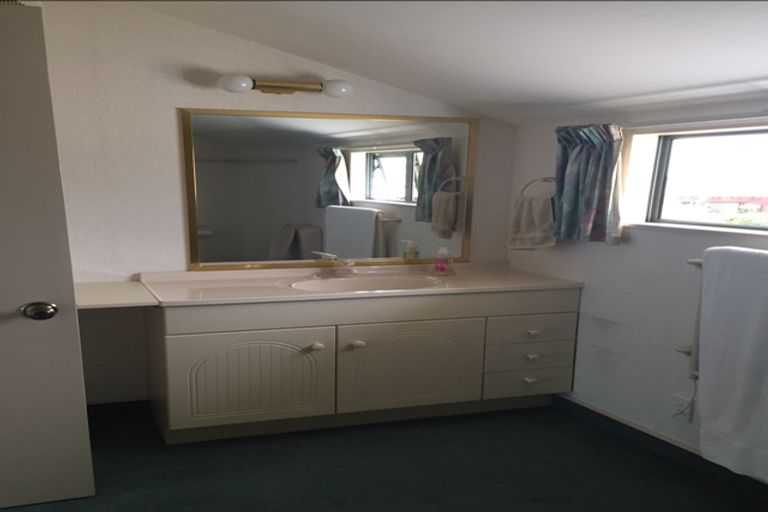 Photo of property in 23 Fairview Terrace, Waipahihi, Taupo, 3330