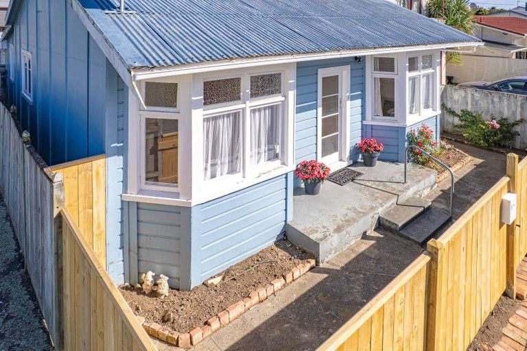 Photo of property in 1 Harrison Street, Whanganui, 4500