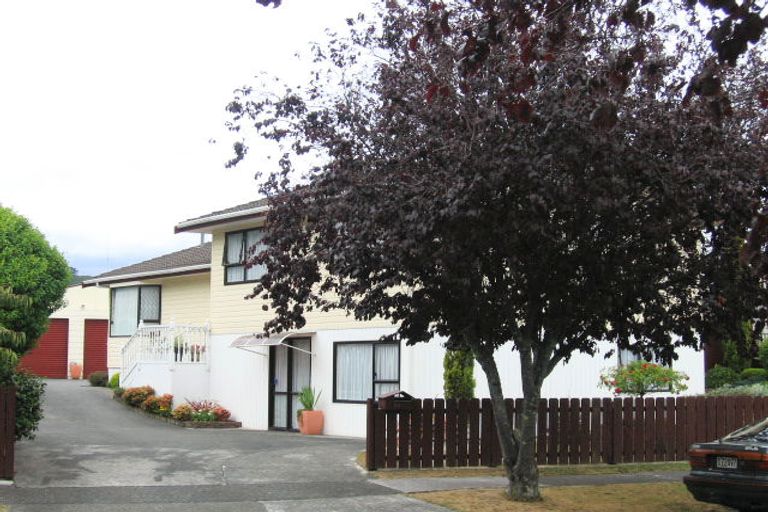 Photo of property in 22 Tacoma Drive, Totara Park, Upper Hutt, 5018