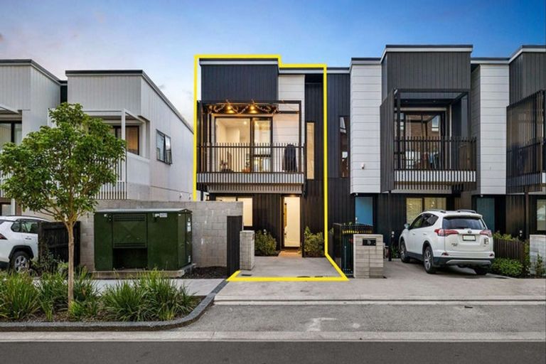 Photo of property in 74 Mapou Road, Hobsonville, Auckland, 0616