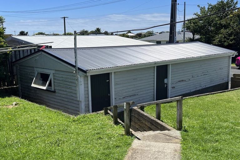 Photo of property in 53 Mould Street, Waitara, 4320