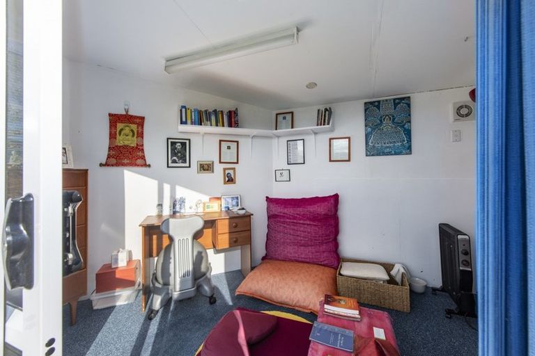 Photo of property in 70 Wyndham Road, Pinehaven, Upper Hutt, 5019