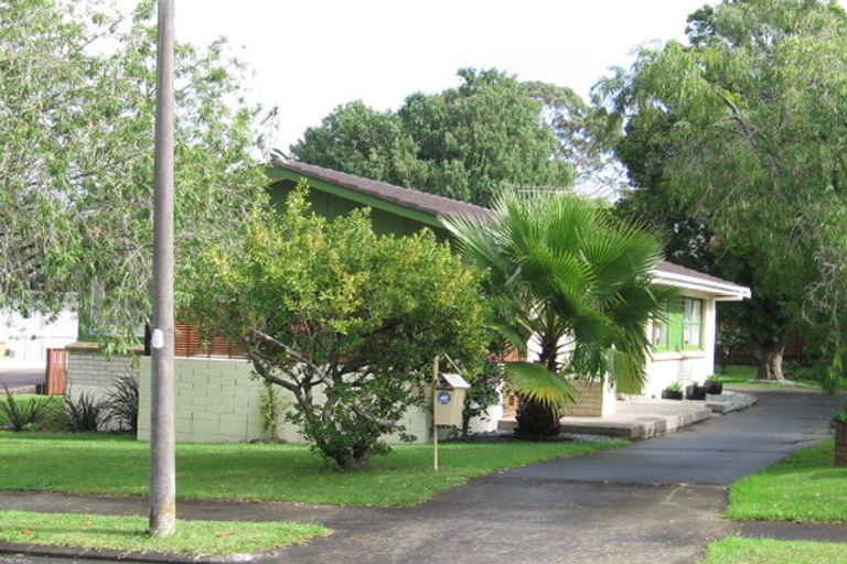 Photo of property in 8 Baringa Place, Botany Downs, Auckland, 2010