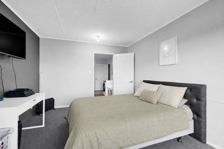 Photo of property in 5 Reremoana Close, Hawera, 4610
