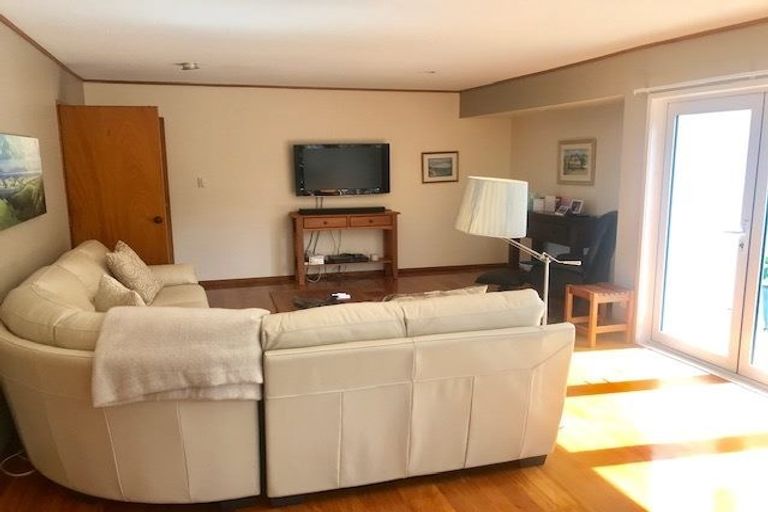 Photo of property in 2/7 Montrose Terrace, Mairangi Bay, Auckland, 0630