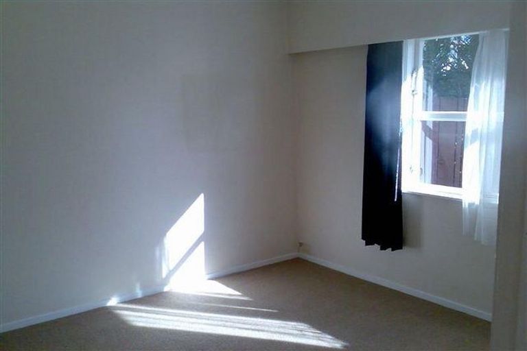 Photo of property in 2/58 Rimu Street, New Lynn, Auckland, 0600