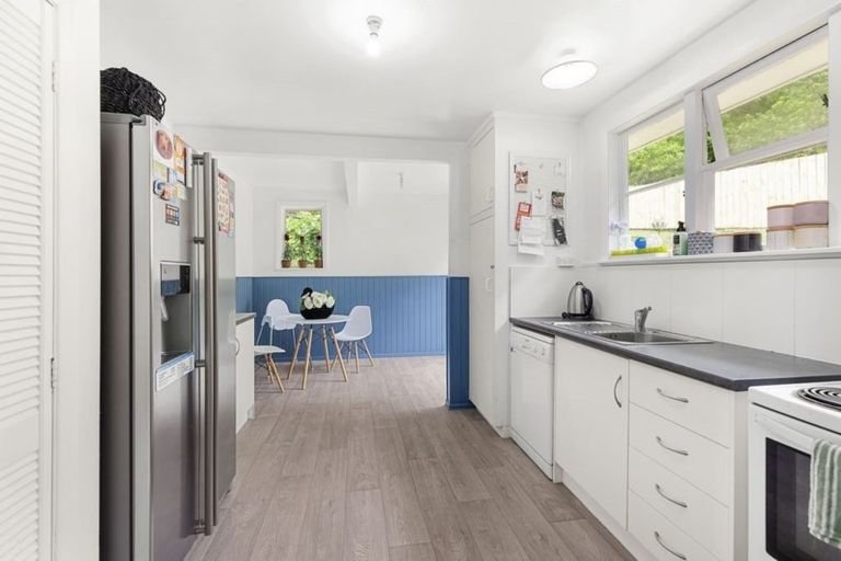 Photo of property in 14 Greer Crescent, Tawa, Wellington, 5028