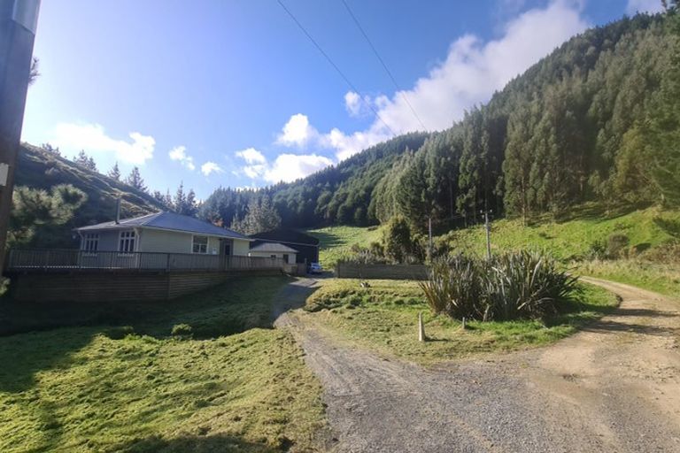 Photo of property in 1122 Paekakariki Hill Road, Paekakariki Hill, Porirua, 5381