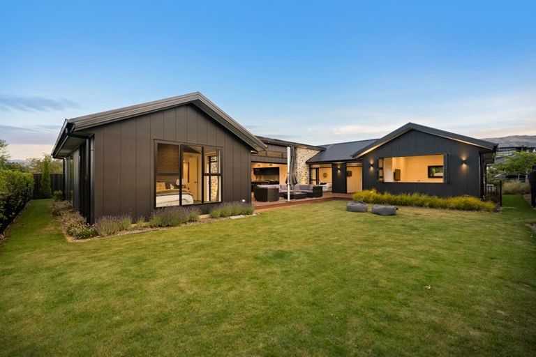 Photo of property in 13 Sapphire Spring Rise, Wanaka, 9305