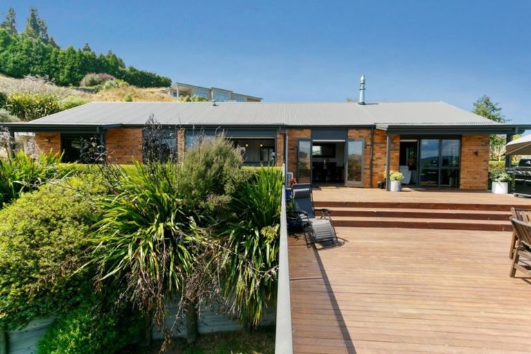 Photo of property in 34 Piro Place, Acacia Bay, Taupo, 3385
