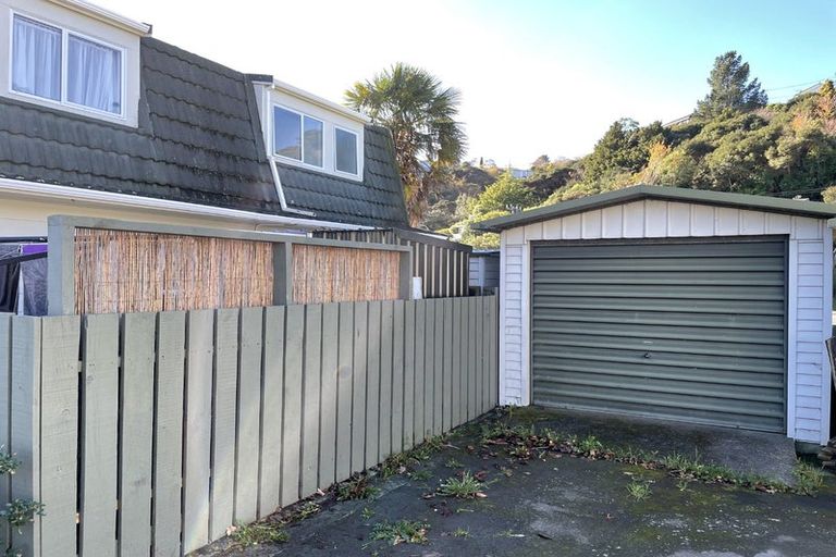 Photo of property in 24 Wagon Road, Stokes Valley, Lower Hutt, 5019