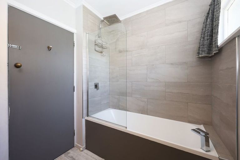 Photo of property in 14 Glendale Crescent, Holmes Hill, Oamaru, 9401