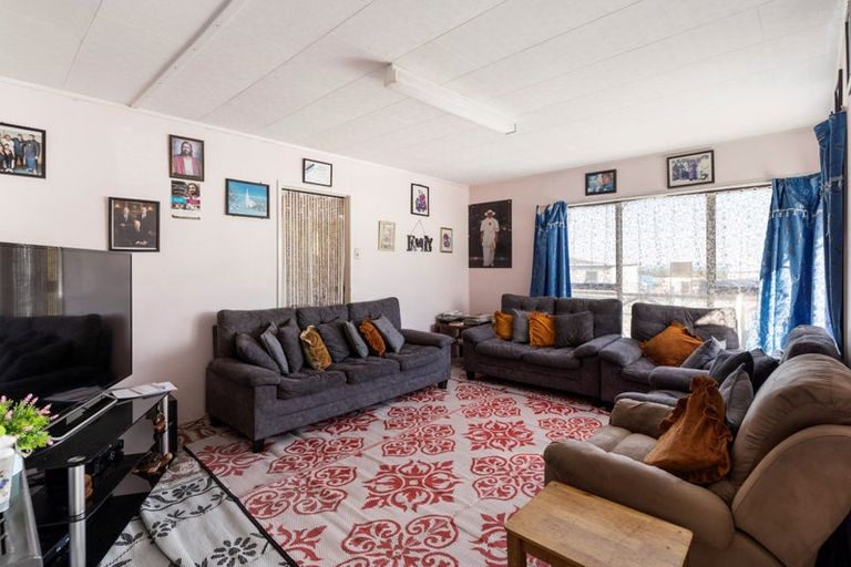 Photo of property in 72 Finlayson Avenue, Clendon Park, Auckland, 2103