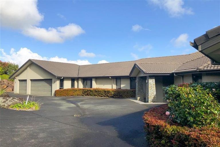 Photo of property in 45 Harry Dreadon Road, Opaheke, Papakura, 2584