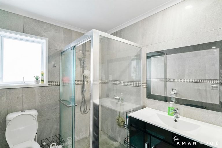 Photo of property in 22 Netherlands Avenue, Kelston, Auckland, 0602