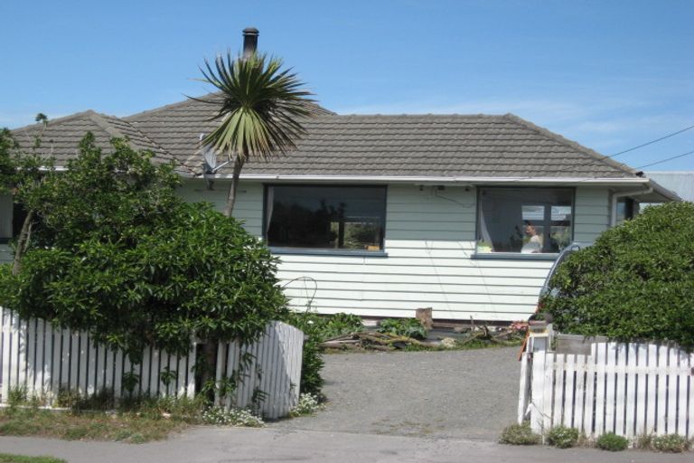 Photo of property in 439 Marine Parade, South New Brighton, Christchurch, 8062