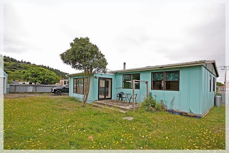 Photo of property in 23 Herrington Street, Foxton, 4814