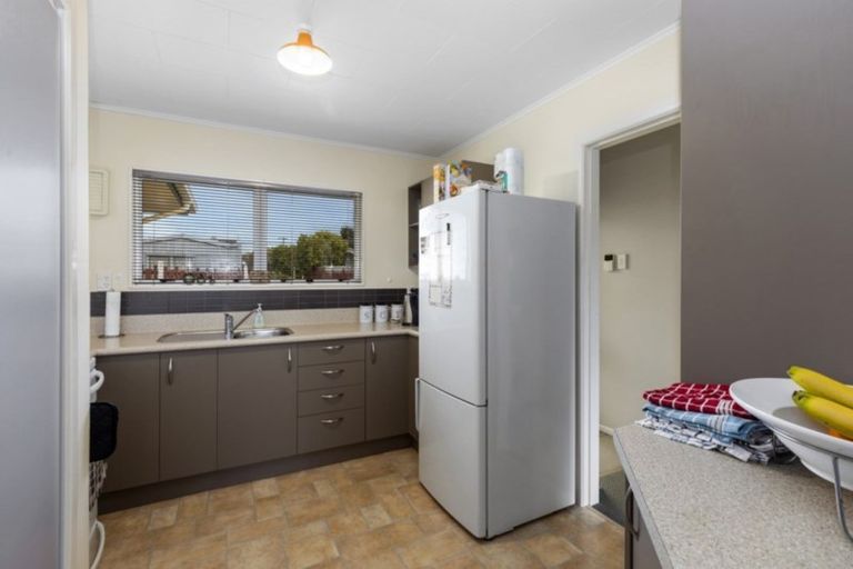 Photo of property in 50b Whites Line West, Woburn, Lower Hutt, 5010