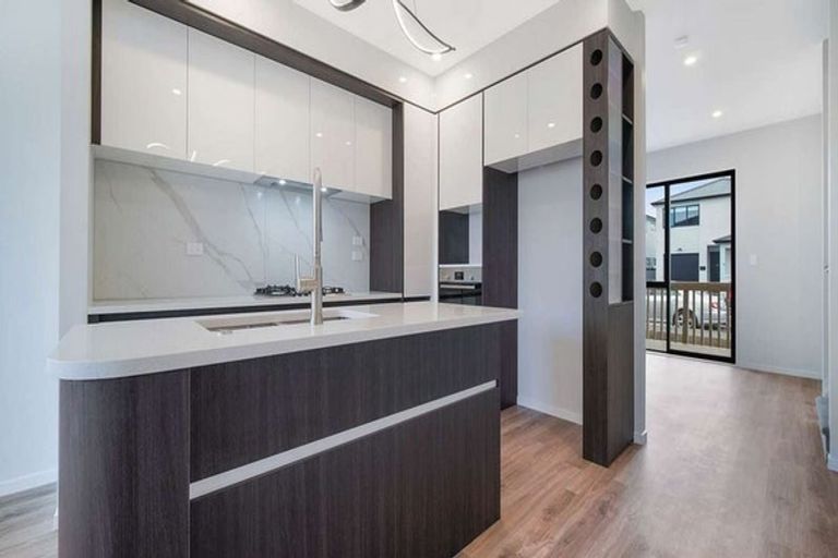 Photo of property in 27 Woven Place, Karaka, Papakura, 2113