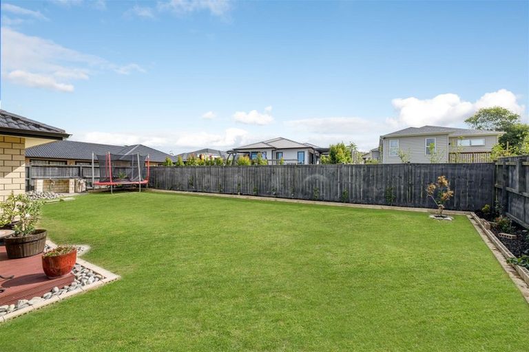 Photo of property in 7 Kahika Grove, Huapai, Kumeu, 0810