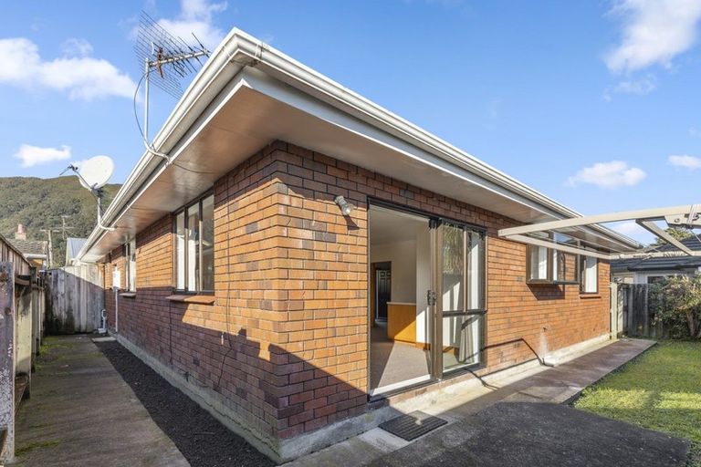 Photo of property in 2/10 Waitui Crescent, Waiwhetu, Lower Hutt, 5010