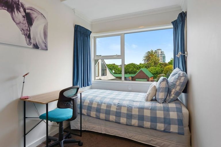 Photo of property in 30 Golf Road, Paraparaumu Beach, Paraparaumu, 5032