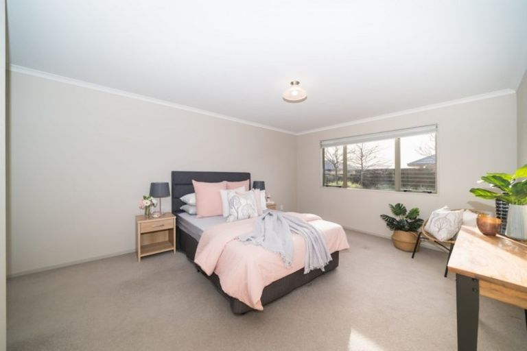 Photo of property in 46 Branigan Parade, Kelvin Grove, Palmerston North, 4414