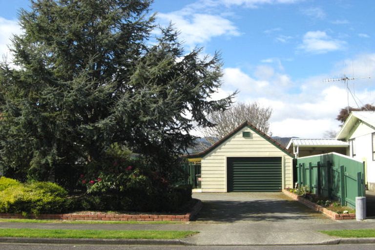 Photo of property in 14 Rimu Street, Levin, 5510