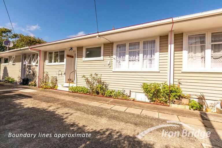 Photo of property in 4/6 Ruahine Street, Trentham, Upper Hutt, 5018