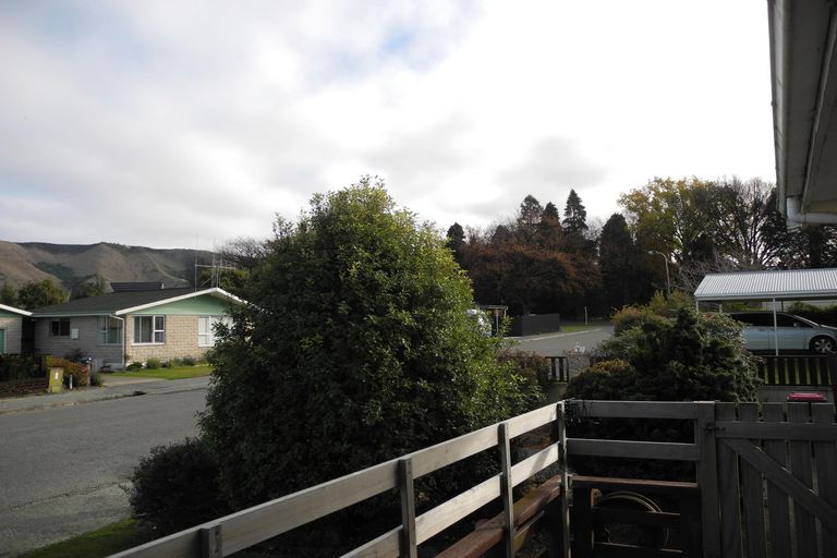 Photo of property in 3 Saul Shrives Place, Waimate, 7924