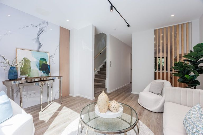 Photo of property in 111 Sycamore Drive, Sunnynook, Auckland, 0620