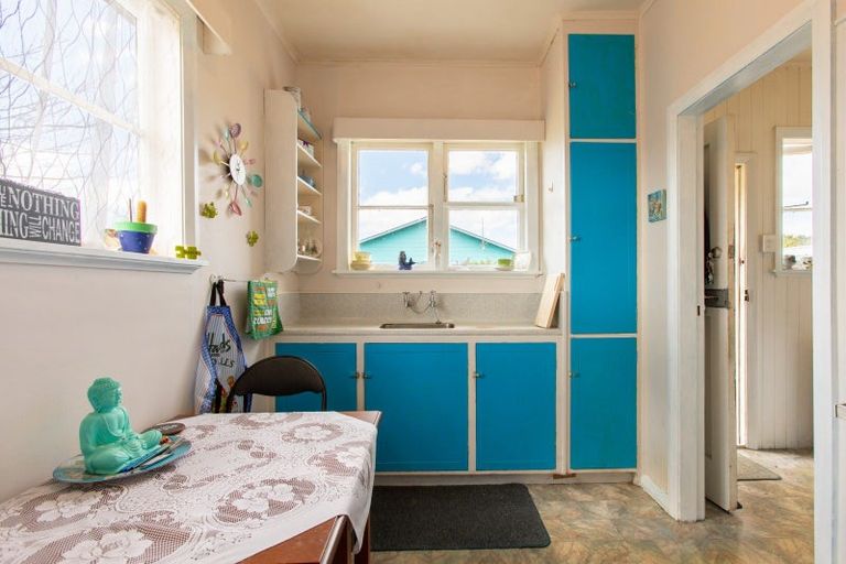 Photo of property in 240 High Street, Dannevirke, 4930