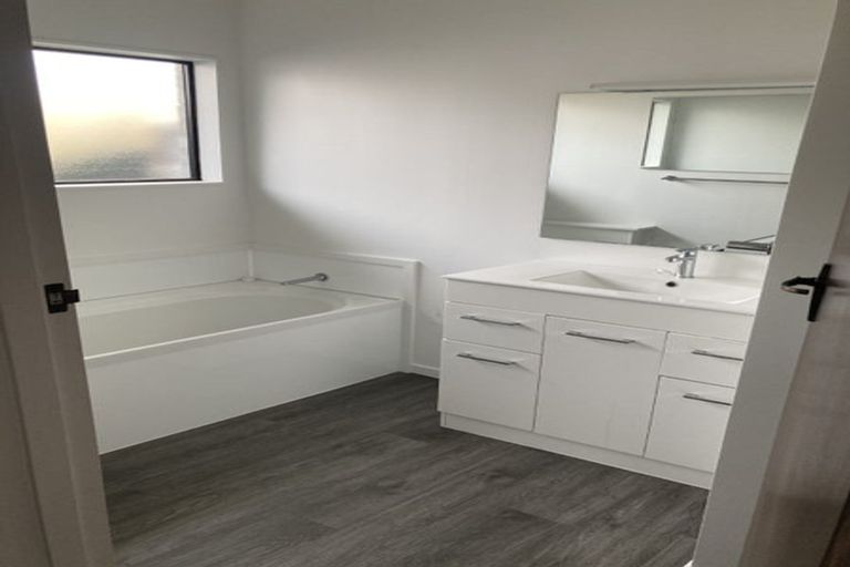 Photo of property in 8b George Street, Lower Vogeltown, New Plymouth, 4310