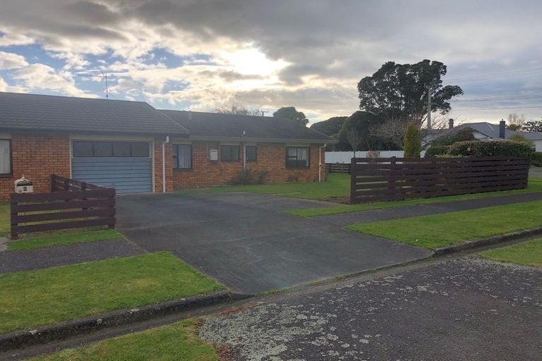 Photo of property in 10 Dives Avenue, Hawera, 4610