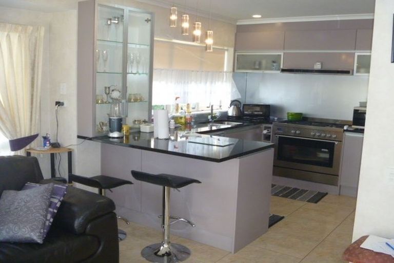 Photo of property in 14 Tolben Place, Golflands, Auckland, 2013