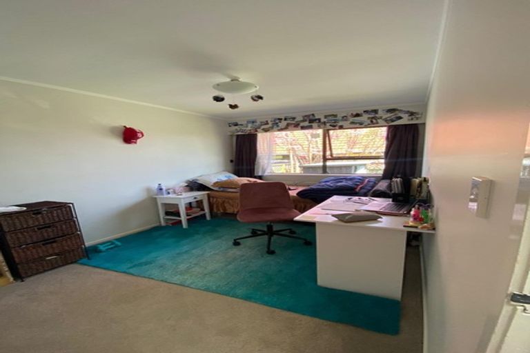 Photo of property in 2/70 Stanniland Street, Sunnyhills, Auckland, 2010