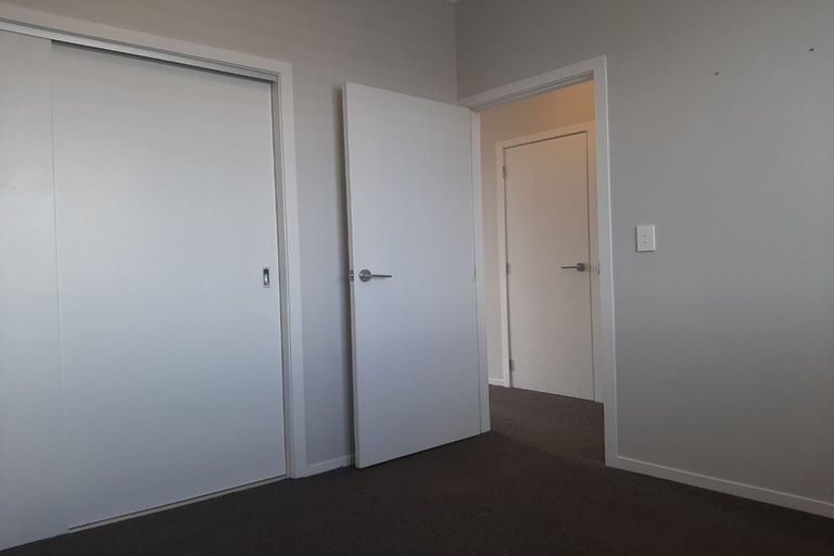 Photo of property in 5/7 Uku Lane, Hobsonville, Auckland, 0616