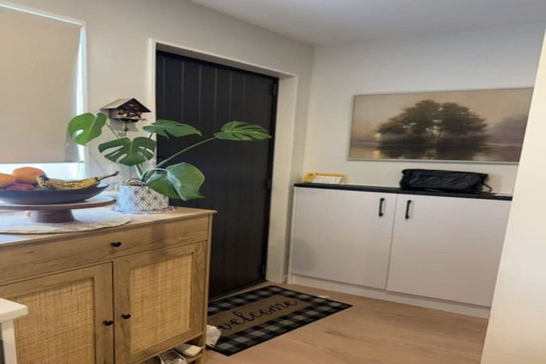 Photo of property in 34 Huri Street, Mangere Bridge, Auckland, 2022