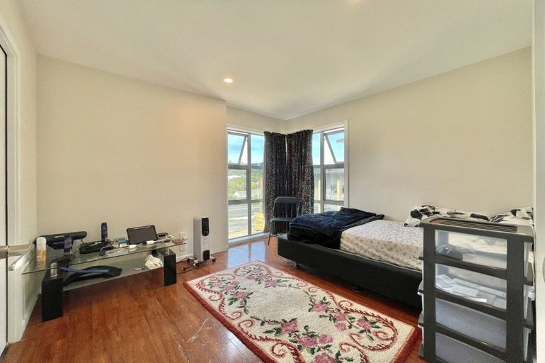 Photo of property in 357 Main Road, Tawa, Wellington, 5028