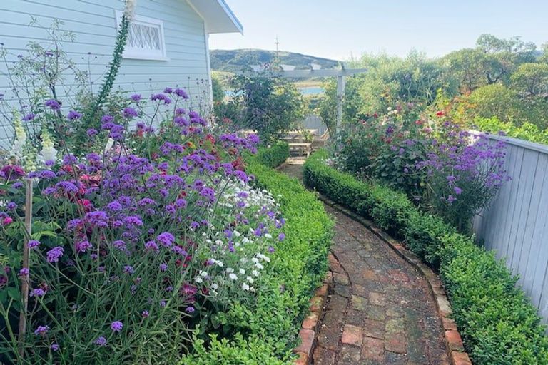 Photo of property in 4a Whitianga View, Paremata, Porirua, 5024