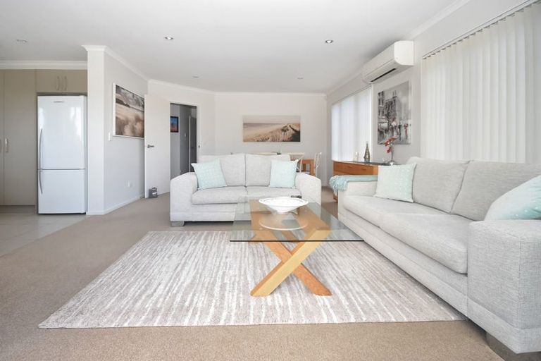 Photo of property in 37 Maylee Crescent, Gulf Harbour, Whangaparaoa, 0930