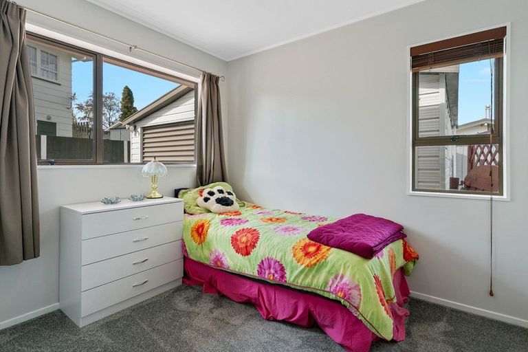 Photo of property in 2 Battersea Place, Richmond Heights, Taupo, 3330