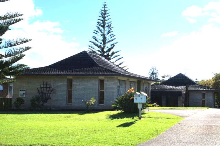 Photo of property in 2/45 Drake Street, Howick, Auckland, 2014