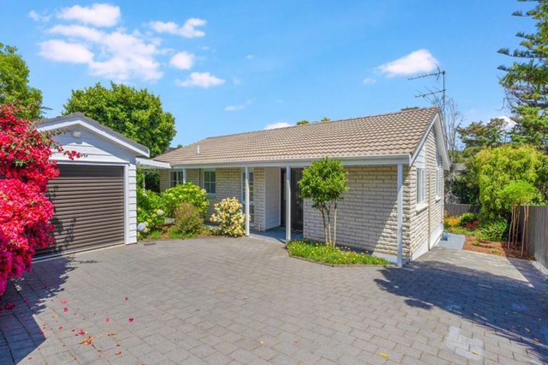 Photo of property in 2/2 Napoleon Avenue, Milford, Auckland, 0620