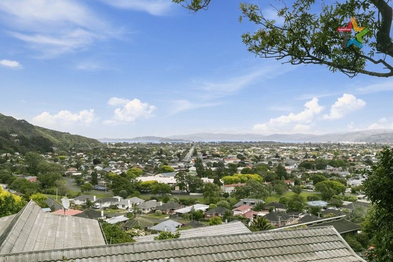 Photo of property in 24 Summit Road, Fairfield, Lower Hutt, 5011