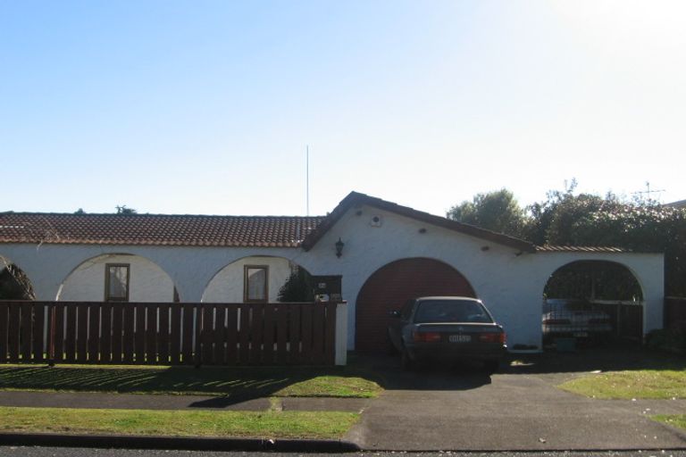 Photo of property in 2b Hazeldene Place, Opaheke, Papakura, 2113