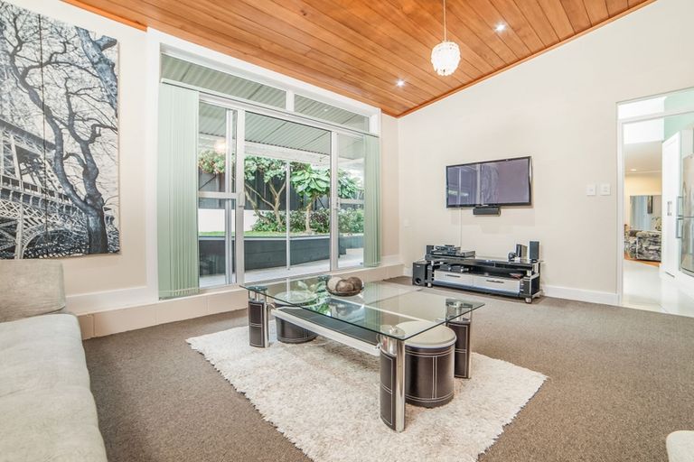 Photo of property in 30 Palomino Drive, Henderson, Auckland, 0612