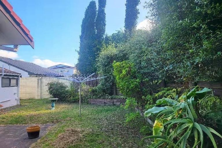 Photo of property in 53 Kennedy Avenue, Forrest Hill, Auckland, 0620